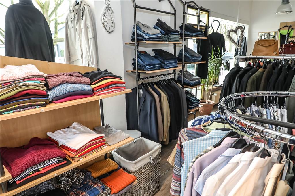 Zwei-Euro-Jobber: EDG muss Hilfskräfte nach Hause schicken Vor 20 Jahren wurde der Second-Hand-Laden an der Bayrischen Straße eröffnet. Rund 80 Hilfskräfte konnten seitdem in einen regulären Job vermittelt werden.