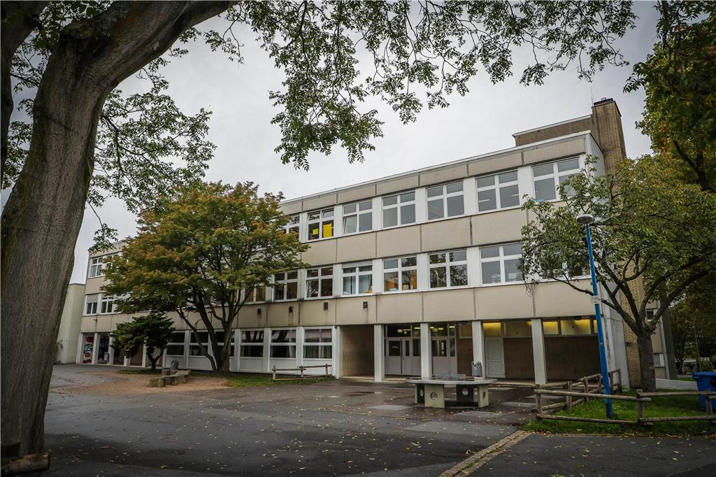 Jahreschronik des Heimatvereins Oespel-Kley ist eine spannende Lektüre Die Hauptschule in Dortmund-Kley.