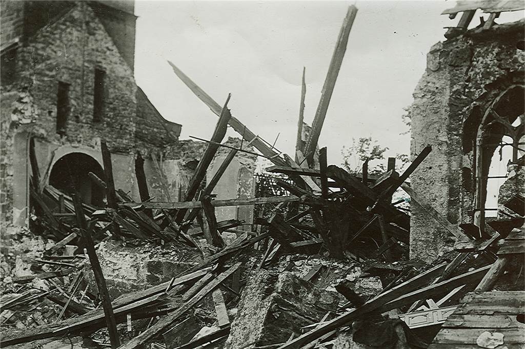 Als das alte Dorsten in einem flammenden Bomben-Inferno in Schutt und Asche versank Vor 75 Jahren fielen Bomben auch auf die Matthäuskirche in Wulfen.