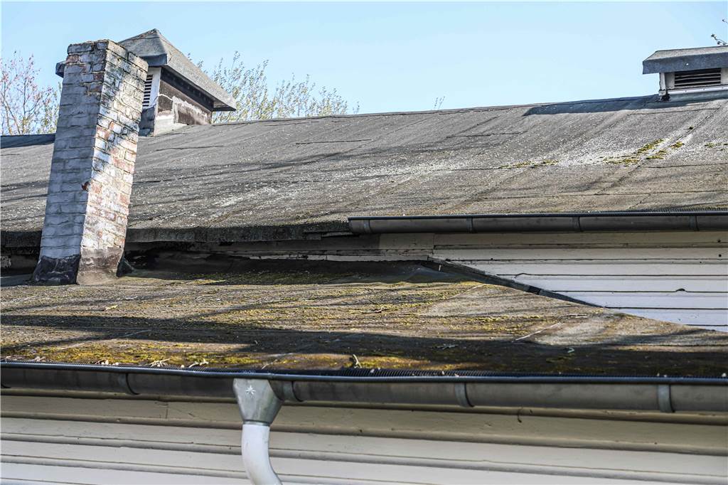 Holzhalle in Brackel soll mit Denkmalschutz-Fördermitteln saniert werden Vor allem das Dach der unter Denkmalschutz stehenden Halle muss auf Vordermann gebracht werden.