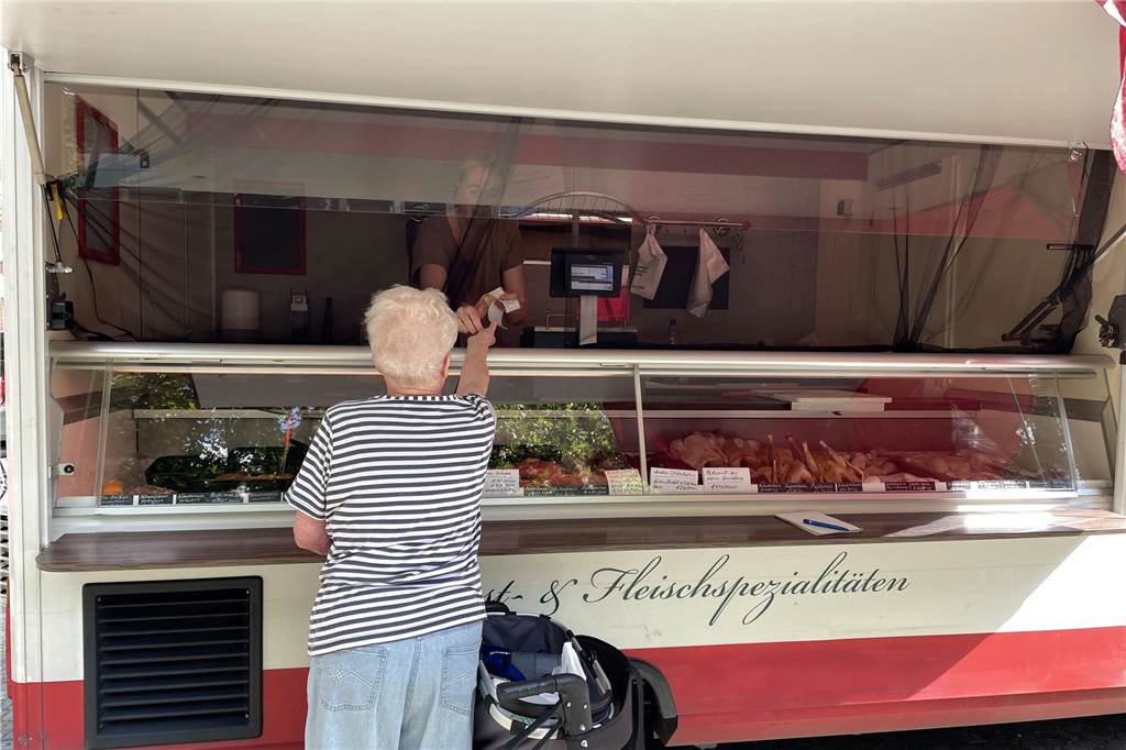 Martener Wochenmarkt begeistert Händler und Stammkunden gleichermaßen Vor allem die älteren Bürgerinnen und Bürger schätzen das Angebot auf dem Martener Wochenmarkt.