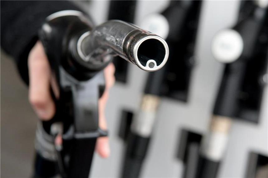 Opec rechnet mit steigendem Ölbedarf Vor allem die deutlich steigende Zahl an Autos wird nach der Prognose der Opec für einen steigenden Bedarf an Rohöl sorgen. Foto: Franziska Kraufmann