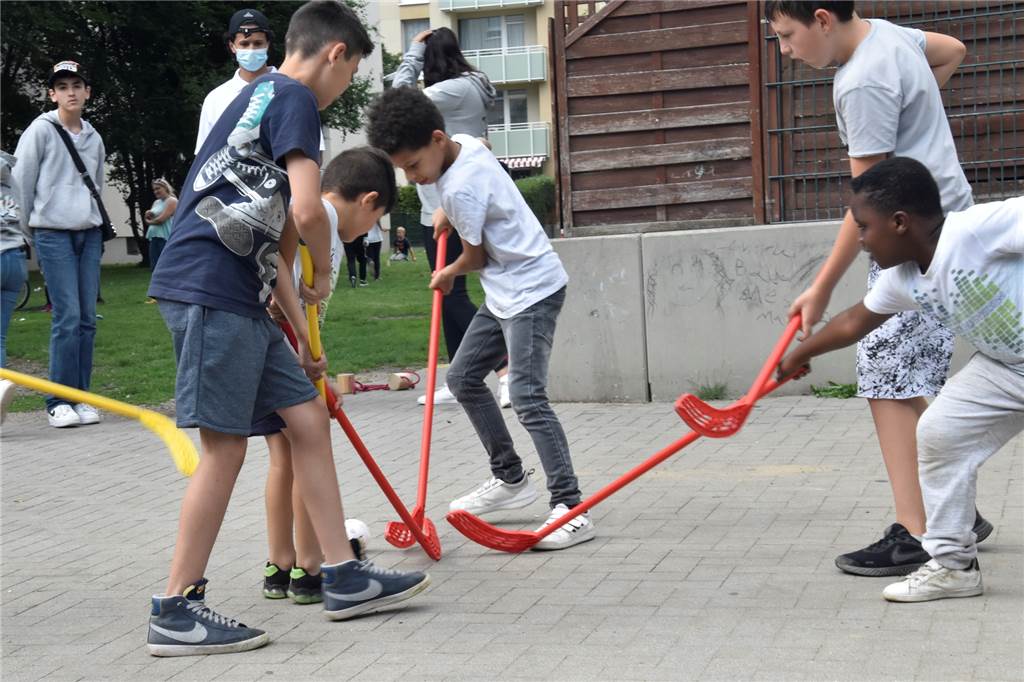 Vor allem die Jungs sind begeisterte Hockeyspieler.