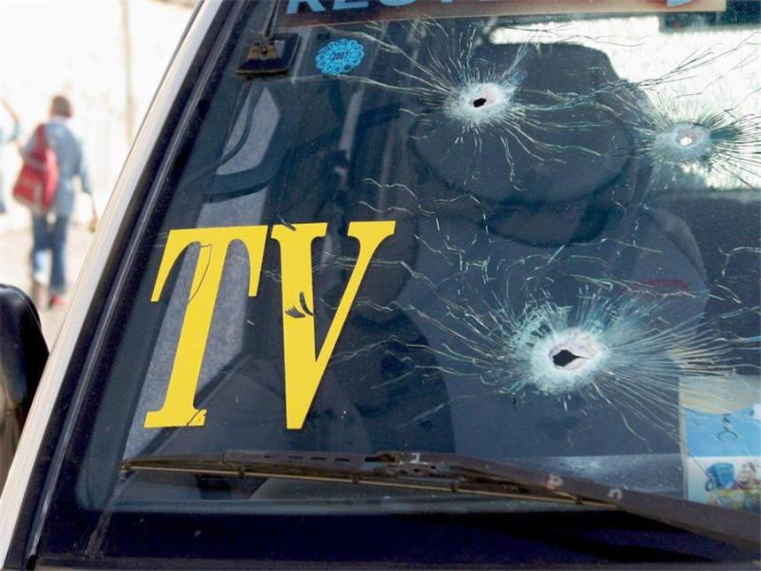 «Reporter ohne Grenzen» beklagt Verfolgung von Journalisten Vor allem die Konfliktregionen Ukraine, Syrien, Irak und den Palästinensergebieten sind gefährliche Einsatzorte für Journalisten. Foto: Alaa Baderneh/Archiv