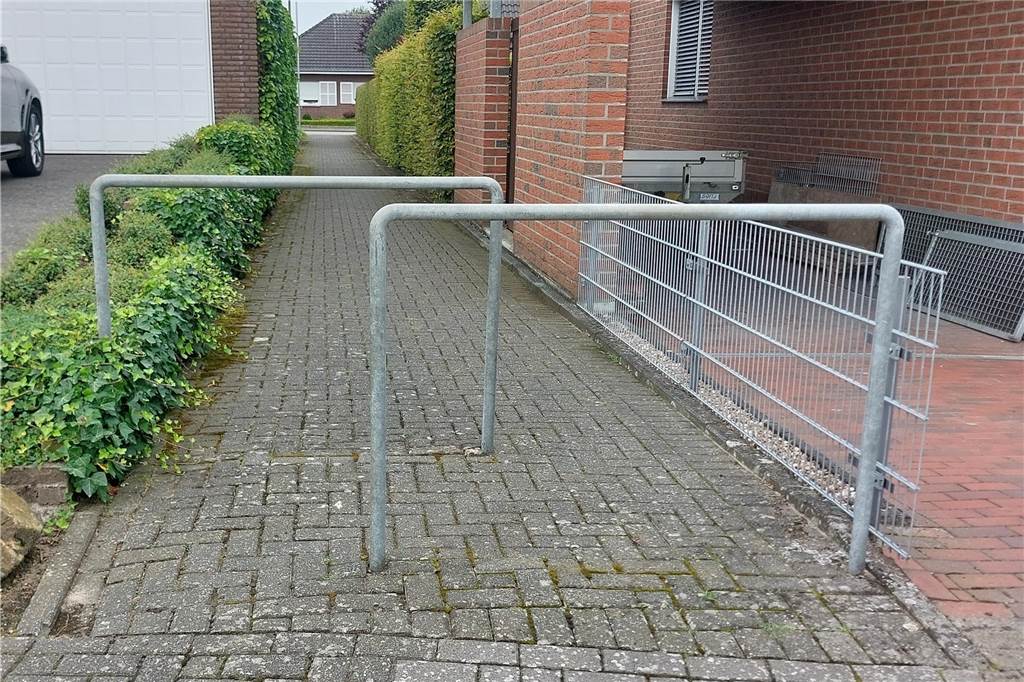 Bereits 66 Hindernisse entfernt: Gemeinde Südlohn setzt NRW-Erlass fleißig um Beispiele entfernter Umlaufsperren bzw. Poller: Lohner Straße-Reuken