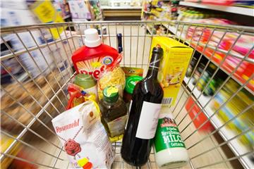 Vor allem Nahrungsmittel waren im April mit einem Plus von 2,9 Prozent teurer als vor einem Jahr. Foto: Armin Weigel