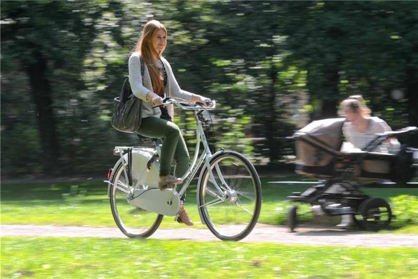 So wird das Fahrrad fit für den Frühling Vor allem wer sein Fahrrad im Winter im Keller gelassen hat, kontrolliert vor der ersten Ausfahrt im Frühjahr besser die wichtigsten Funktionen und wechselt verschlissene Teile aus. Foto: