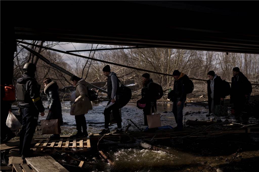 Hilfe gefragt: Erste ukrainische Flüchtlinge in Heek angekommen Vor dem Krieg in der Ukraine sind bereits Hunderttausende Menschen geflohen. Die ersten Flüchtlinge sind jetzt auch in Heek angekommen.