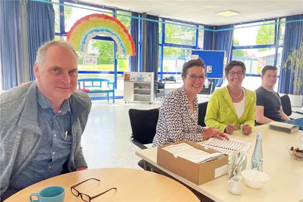 Europawahl in Legden: Siege, Niederlagen und Beteiligung nach Wahlräumen Die Wahlhelfer in der Legdner Brigidenschule.