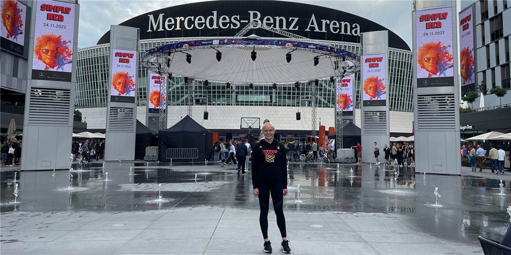 Weniger Euphorie, starkes deutsches Team: Wernerin ist auch bei der Eurobasket in Berlin dabei Vor der Berliner Spielstädte: Die Mercedes-Benz Arena.