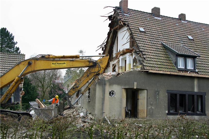 An der Beethovenstraße entsteht ein neues Mehrfamilienhaus Vor drei Jahren wurde die alte Savelsberg-Villa abgerissen.