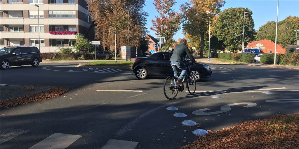 Stadt entfernt Kölner Teller an Lüner Kreisverkehr: 1400 Euro für nichts! Vor drei Wochen sorgten die Kölner Teller noch für Ärger bei Radfahrern. Nun hat die Stadt auf die Beschwerden reagiert.