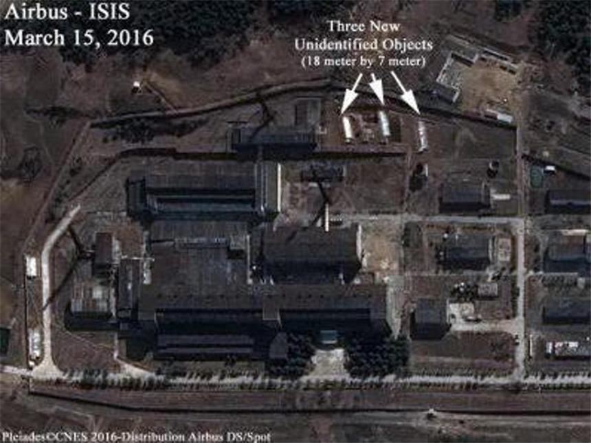 Trump beharrt auf "Feuer-und-Wut"-Äußerung Vor gut einem Jahr wurden drei neue Objekte auf dem Gelände der nordkoreanischen Atomanlage Yongbyon entdeckt. Foto: Isis