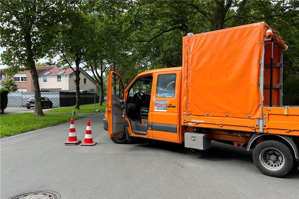 Färberstraße in Lanstrop: Fliegerbombe aus dem Zweiten Weltkrieg Nach dem Fund eines Blindgängers aus dem Zweiten Weltkrieg wird in Dortmund-Lanstrop eine Straße abgesperrt.