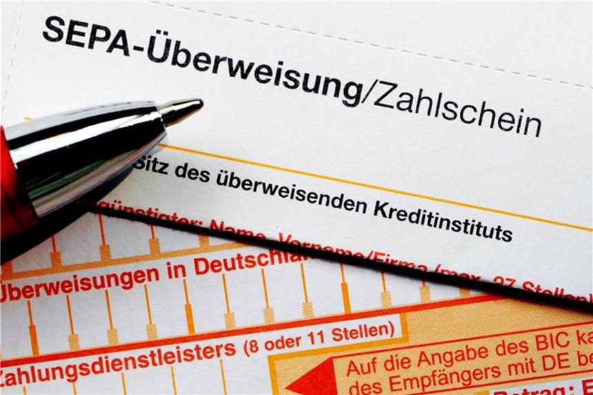 Viele Beschwerden über Probleme mit Kontonummer IBAN Vordrucke für SEPA-Überweisungen. Bei der Wettbewerbszentrale gehen unvermindert Beschwerden über Probleme mit der internationalen Kontonummer IBAN ein. Foto: Ralf Hirschberger
