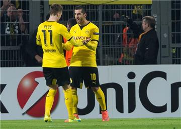 Vorlage Mkhitaryan (r.), Tor Reus - die beiden BVB-Spieler bejubeln das 2:0 gegen Porto.