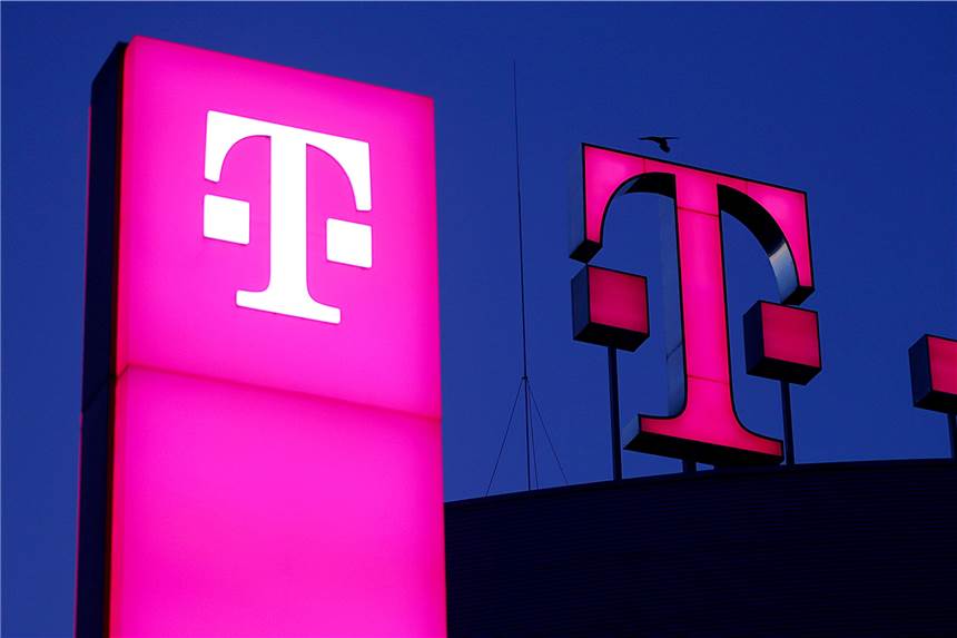 Falsche Telekom-Mitarbeiter in Castrop-Rauxel fragen an der Haustür nach den Kontodaten Vorsicht vor Betrügern: Angebliche Telekom-Mitarbeiter klingeln an Haustüren und versuchen, an die Daten der Kunden zu gelangen.