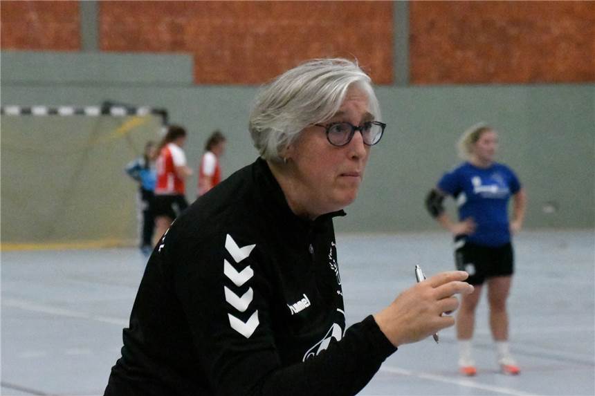 Saison in zwei Abschnitten - nach der Vorrunde wird die Bezirksliga gesplittet Vorwärts Gronaus Trainerin Stefanie Kömmelt