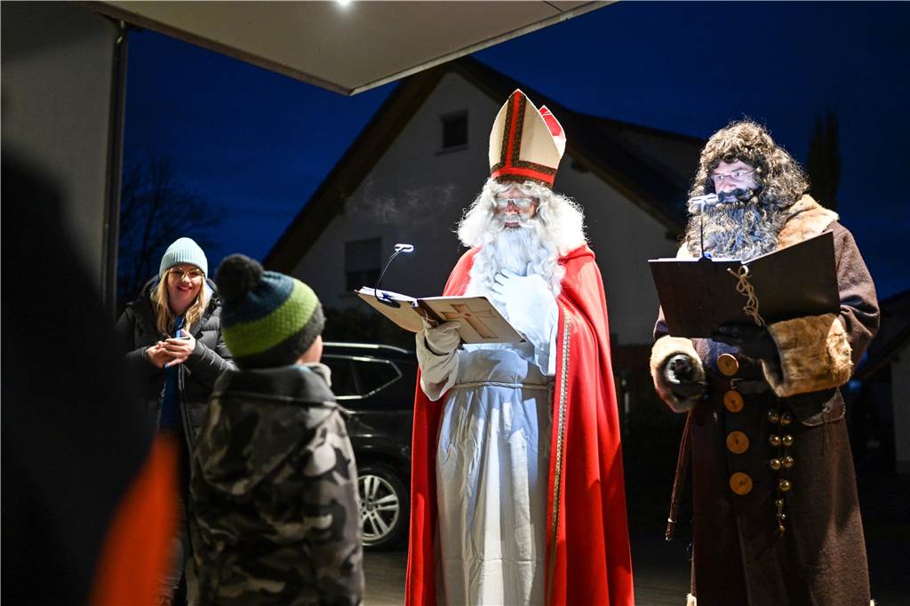 Vorweihnachtliche Stimmung soll es auch ohne XXL-Tanne im Lüner Zentrum geben. Dafür können Bürgerinnen und Bürger selbst etwas tun - nicht nur am Nikolaustag (Symbolbild).