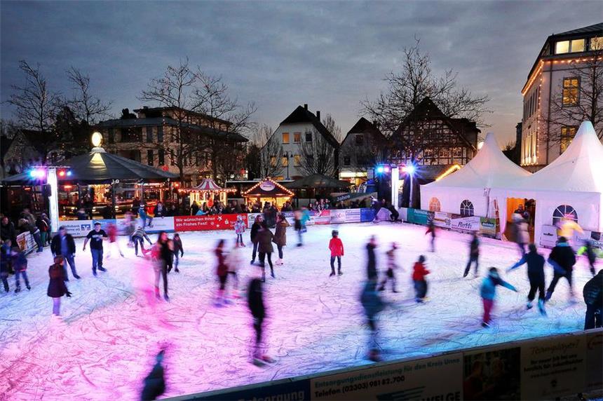 Vorweihnachtliches Ambiente auf dem Alten Markt in Kamen. So ähnlich soll es in der Adventszeit auch auf dem Castroper Altstadtmarkt aussehen. Noch fehlt aber einiges an Geld dafür.
