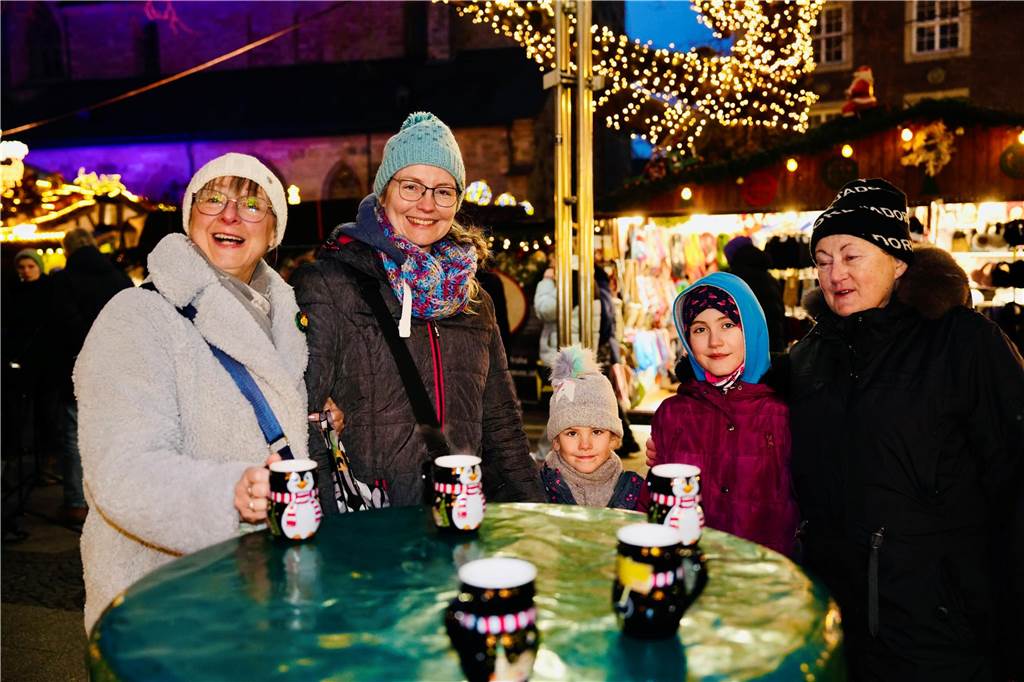 Vorweihnachtsstimmung herrschte am Freitagabend (13.12.) auf dem Dortmunder Weihnachtsmarkt.