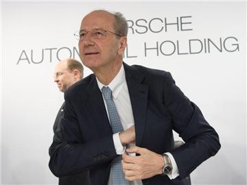 VW-Aufsichtsratschef Hans Dieter Pötsch ist gleichzeitig Vorstandschef der Porsche-Dachgesellschaft. Foto: Marijan Murat/Archiv