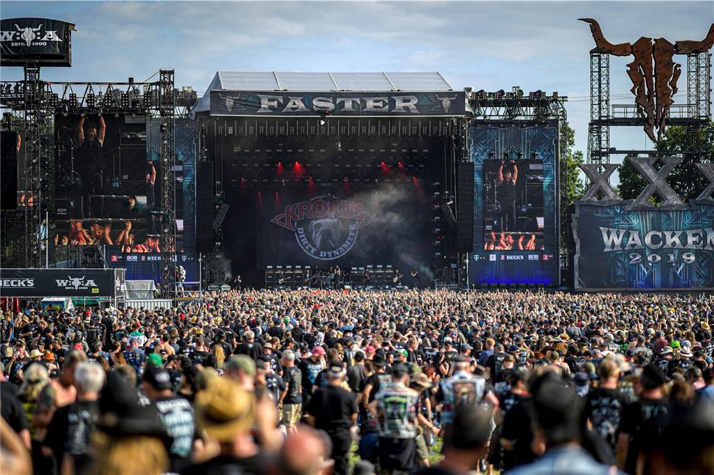 Sicherheit: Bei so viel Beton gucken Automatensprenger in die Röhre „Wacken Open Air“ gilt als das größte Heavy-Metal-Festival der Welt. Ihr Bargeld ziehen sich die Fans an in Betonröhren gesicherten Automaten.