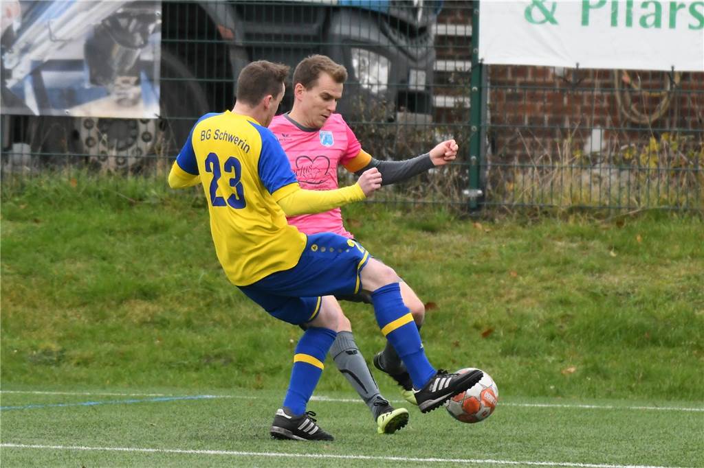 Wacker Obercastrop II, Titelanwärter in der Kreisliga B, setzte sich im Derby bei der Spvg Schwerin II mit 9:1 durch.