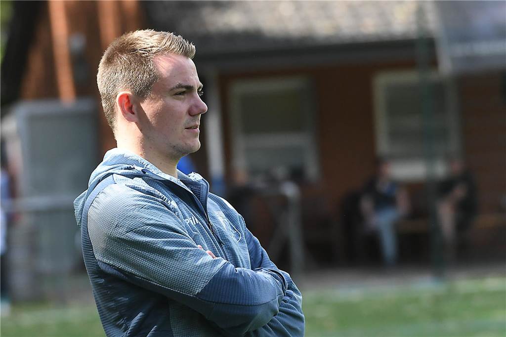 Neuzugang knipst erneut für Wacker Obercastrop: Im Testspiel-Derby mit FC Castrop-Rauxel Wacker Obercastrops Co-Trainer Florian Bartel vertrat den abwesenden Zouhair Allali.