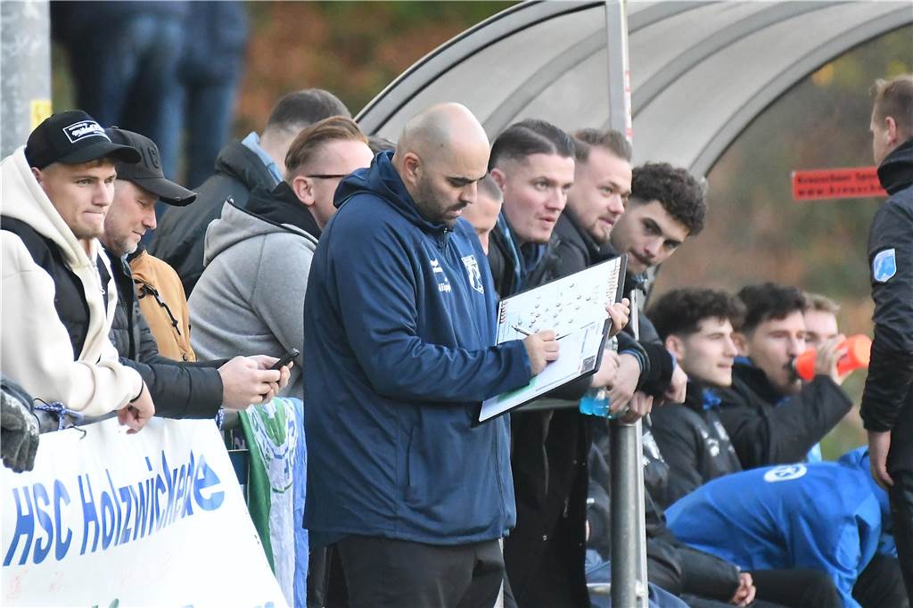Wacker Obercastrop: Vorbereitungsplan mit Vfl Bochum Bundesliga-Flair inklusive Wacker Obercastrops Trainer Zouhair Allali hat den Vorbereitungs-Plan für den Winter 2024 vorgestellt.