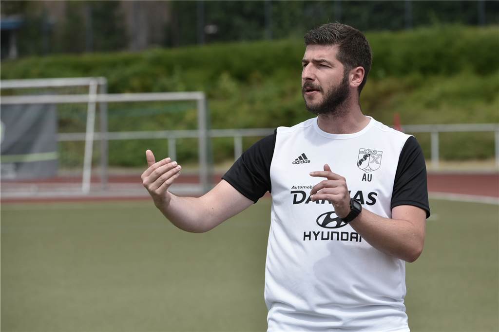 Wacker Obercastrop startet mit breiter Brust - sieht sich aber nicht als Titelfavorit Wacker-Trainer Aytac Uzunoglu backt kleine Brötchen bezüglich seines Saisonzieles.