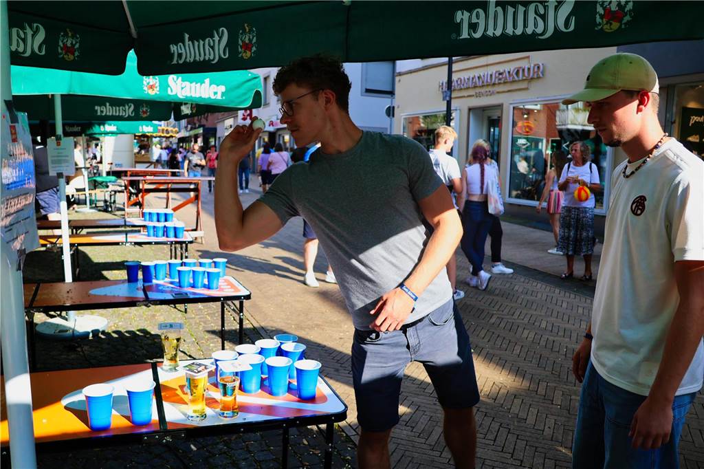 Während der Bierbörse in Dorsten fand auch wieder das "Beerpong"-Turnier statt.