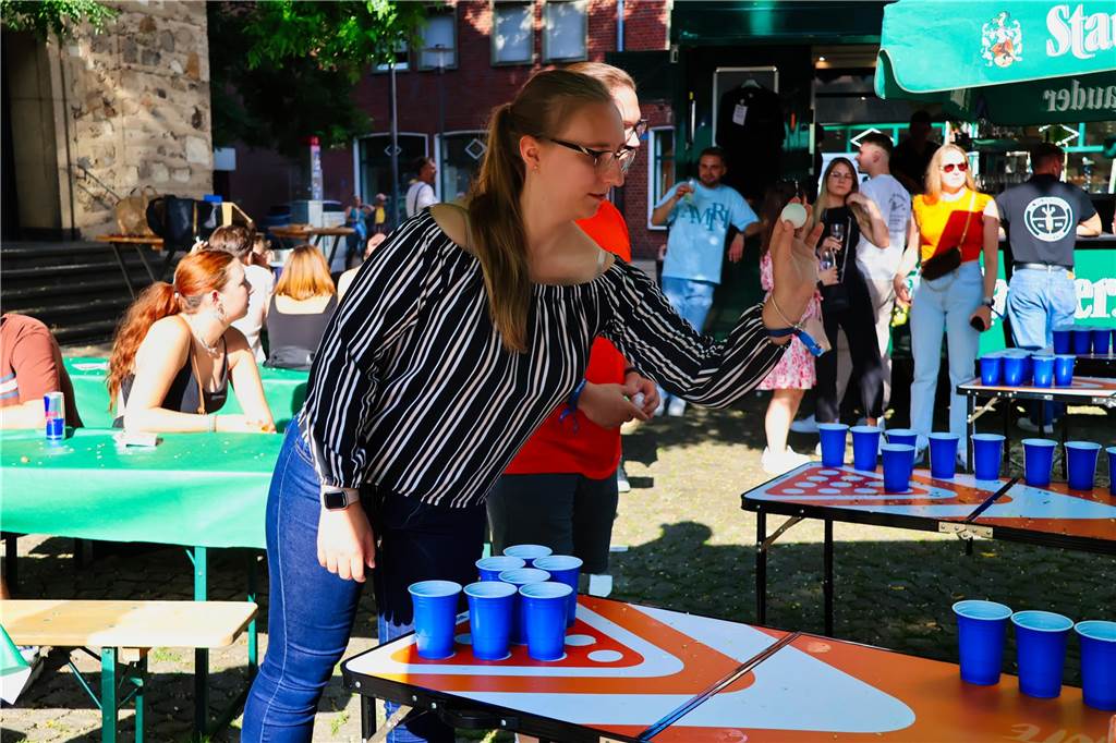Während der Bierbörse in Dorsten fand auch wieder das „Beerpong“-Turnier statt.