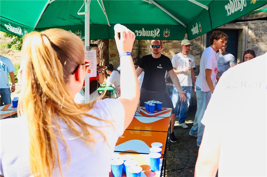 Während der Bierbörse in Dorsten fand auch wieder das „Beerpong“-Turnier statt.