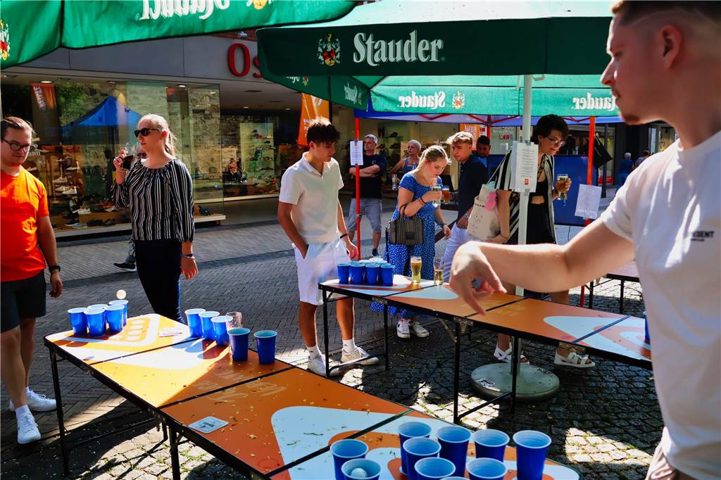 Während der Bierbörse in Dorsten fand auch wieder das „Beerpong“-Turnier statt.