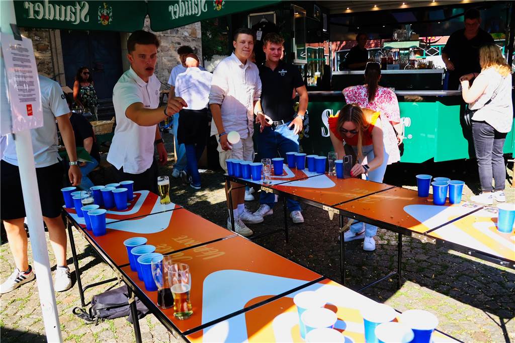 Während der Bierbörse in Dorsten fand auch wieder das „Beerpong“-Turnier statt.