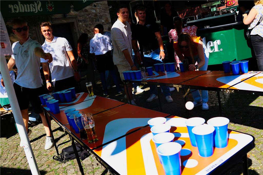 Während der Bierbörse in Dorsten fand auch wieder das „Beerpong“-Turnier statt.