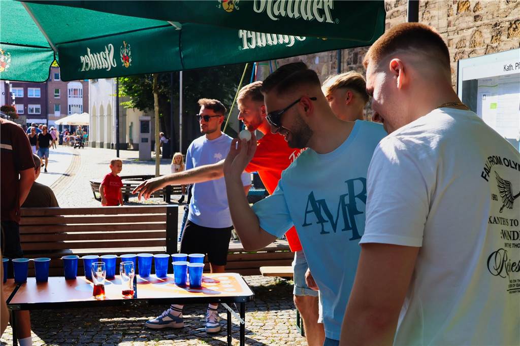 Während der Bierbörse in Dorsten fand auch wieder das „Beerpong“-Turnier statt.