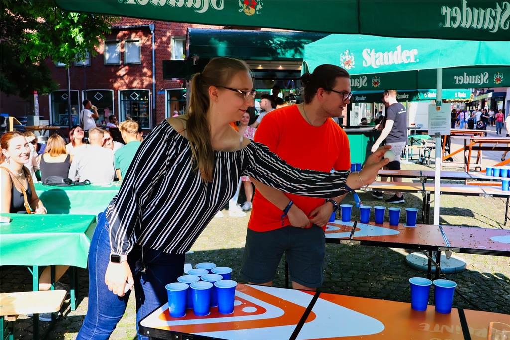 Während der Bierbörse in Dorsten fand auch wieder das „Beerpong“-Turnier statt.