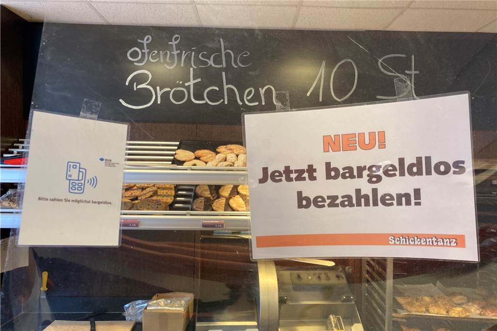 Während der Corona-Krise wurde die Kartenzahlung auch in der Bäckerei Schickentanz in der Altstadt eingeführt.