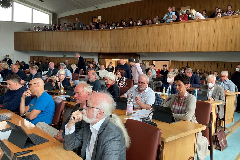 Beigeordnete für Lünen: Stellenangebote suchen „Führungspersönlichkeiten“ Während der hitzigen Ratssitzung am Donnerstag (15. 9.) hatte eine knappe Mehrheit im Stadtrat die Weichen gestellt für die Ausschreibungen der drei Beigeordnetenstellen.
