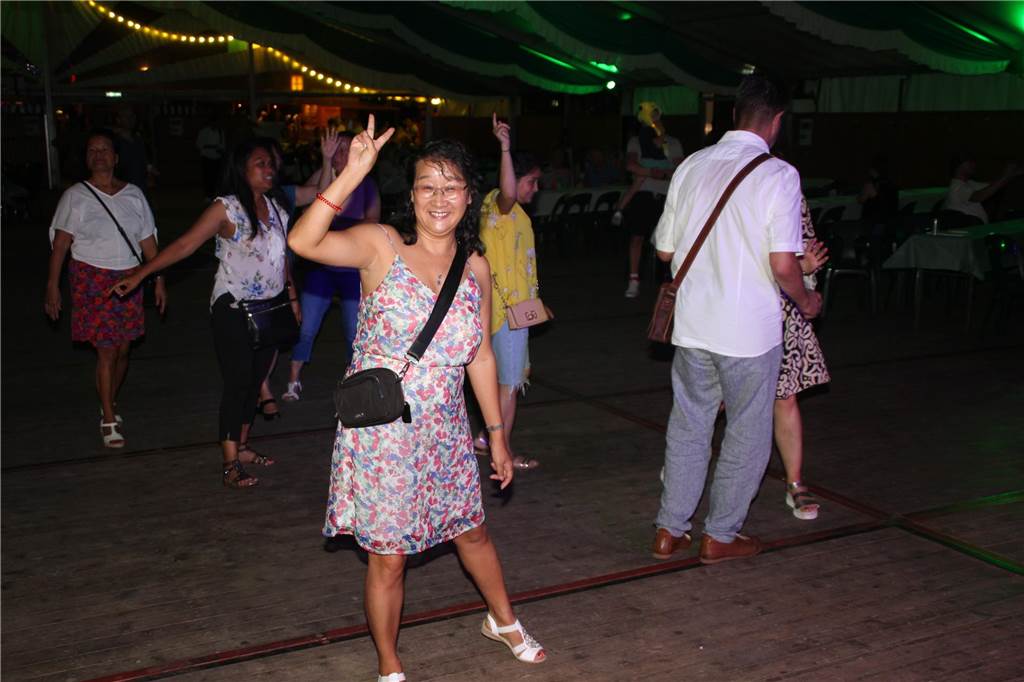 Während der Schlagernacht des Schützenverein Lünen 1332 herrschte auf der Bühne und im Partyzelt gute Stimmung. 