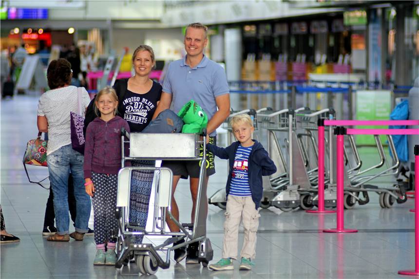 Ferienbilanz von Flughafen beinahe auf Vor-Corona-Niveau Während der sechswöchigen Sommerferien hatten die Fluggäste ab Dortmund die Auswahl aus 59 Zielen in 27 Ländern. Die Zahl der Flugreisenden lag leicht hinter dem Rekordjahr 2019.
