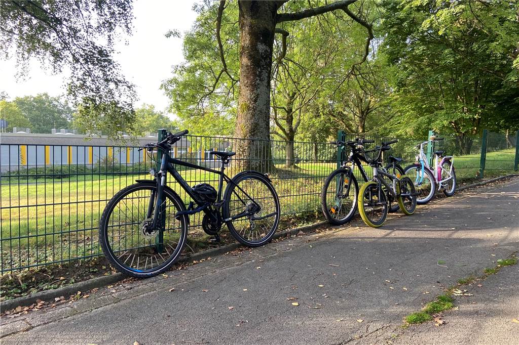 Mit dem Fahrrad zur Schule? Zwei Dortmunder Schüler fordern bessere Bedingungen Während der Stadtradeln-Aktion kommen laut Frieda aus Marten mehr Schüler mit dem Fahrrad als sonst.