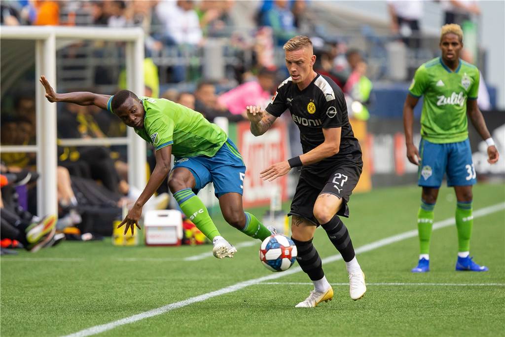 Marius Wolf - Trotz seiner Flexibilität muss er vorerst Hunger schieben beim BVB Während der USA-Reise spielte sich Marius Wolf in den Fokus. Den Liga-Auftakt musste er trotzdem von der Tribüne aus verfolgen.