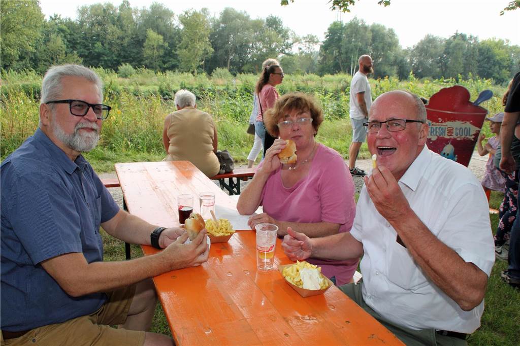 Während des 47. Kanalfestes am Dattel-Hamm-Kanal stach zwischen der Lüner „Bebel- und Liebknechtstraße“ wieder die Karte der Geselligkeit