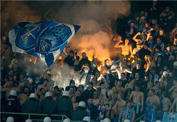 Während des Gruppenspiels bei Austria Wien (1:4) randalierten die Fans von Zenit St. Petersburg. Eine Strafe der Uefa folgte. Im Vorfeld der Partie gegen den BVB gab es zahlreiche Übergriffe von Seiten der Zenit-Anhänger.
