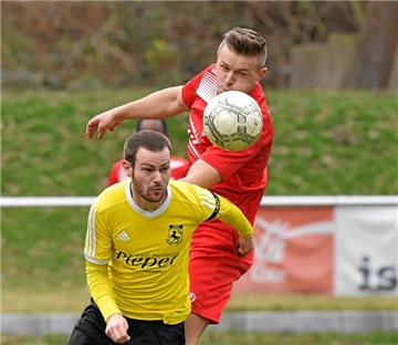 Während Fabian Pfennigstorf (r.) und seine Mitspieler, hier beim 1:5 gegen Wanne-Eickel, am Sonntag in Lennestadt die Wende schaffen wollen, hat sich der Vorstand des Lüner SV für einige gemeinsame Tage in die Türkei verabschiedet.