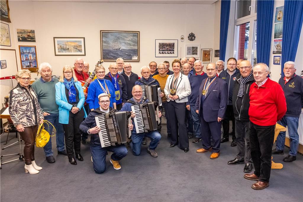 NRW-Ministerin Ina Brandes (CDU) zu Besuch im Kulturhaus Lütgendortmund.