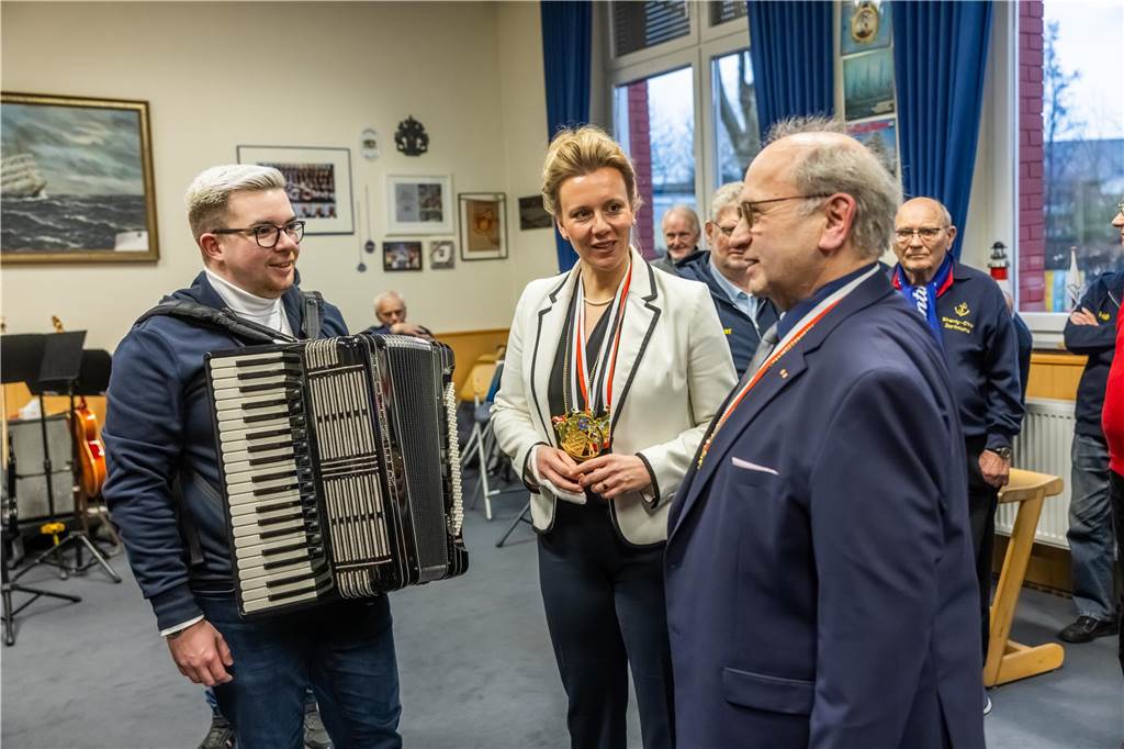 NRW-Ministerin Ina Brandes (CDU) zu Besuch im Kulturhaus Lütgendortmund.